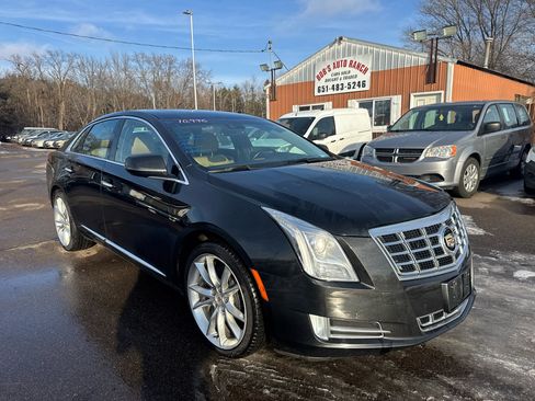 Used 2013 Cadillac XTS Premium image 3