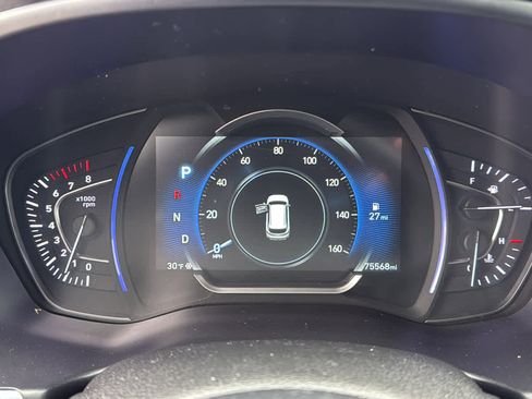 Used 2019 Hyundai Santa Fe SEL image 17