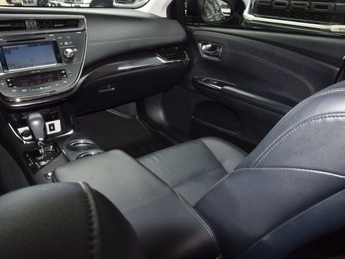 Used 2018 Toyota Avalon XLE Premium image 17