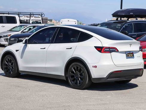 Used 2021 Tesla Model Y Long Range AWD/4WD image 6