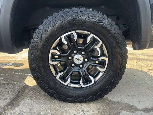 Used 2024 Chevrolet Silverado 1500 ZR2 w/ Technology Package image 49