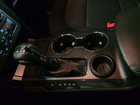 Used 2019 Ford Explorer XLT w/ Equipment Group 201A image 26