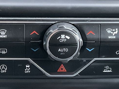 Used 2021 Jeep Wrangler Unlimited Sahara w/ Uconnect 4C Nav & Sound Group image 16