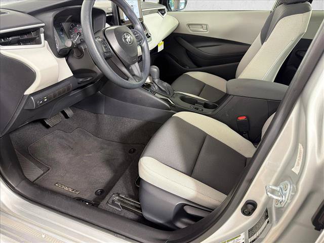 Used 2025 Toyota Corolla LE FWD image 9