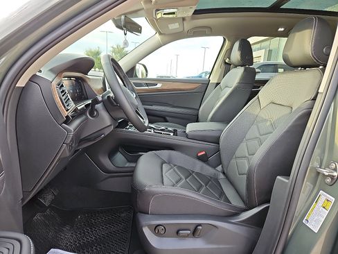 New 2026 Volkswagen Atlas SE image 11