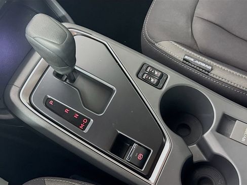 Used 2025 Subaru Crosstrek 2.0i Premium image 19