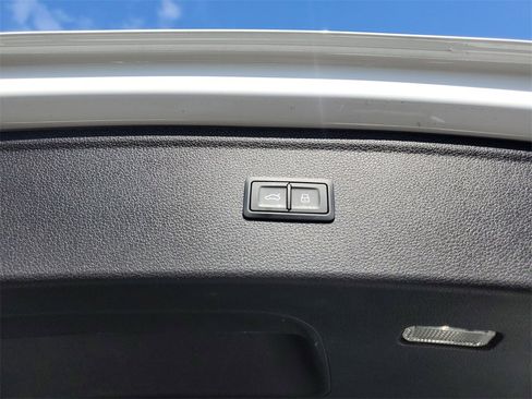 Used 2019 Audi SQ5 Prestige w/ Prestige Package image 7