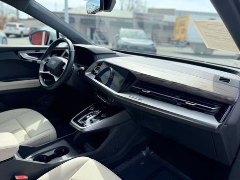 Used 2024 Audi Q4 e-tron Premium Plus image 23