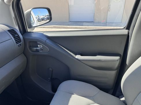 Used 2016 Nissan Frontier S image 12