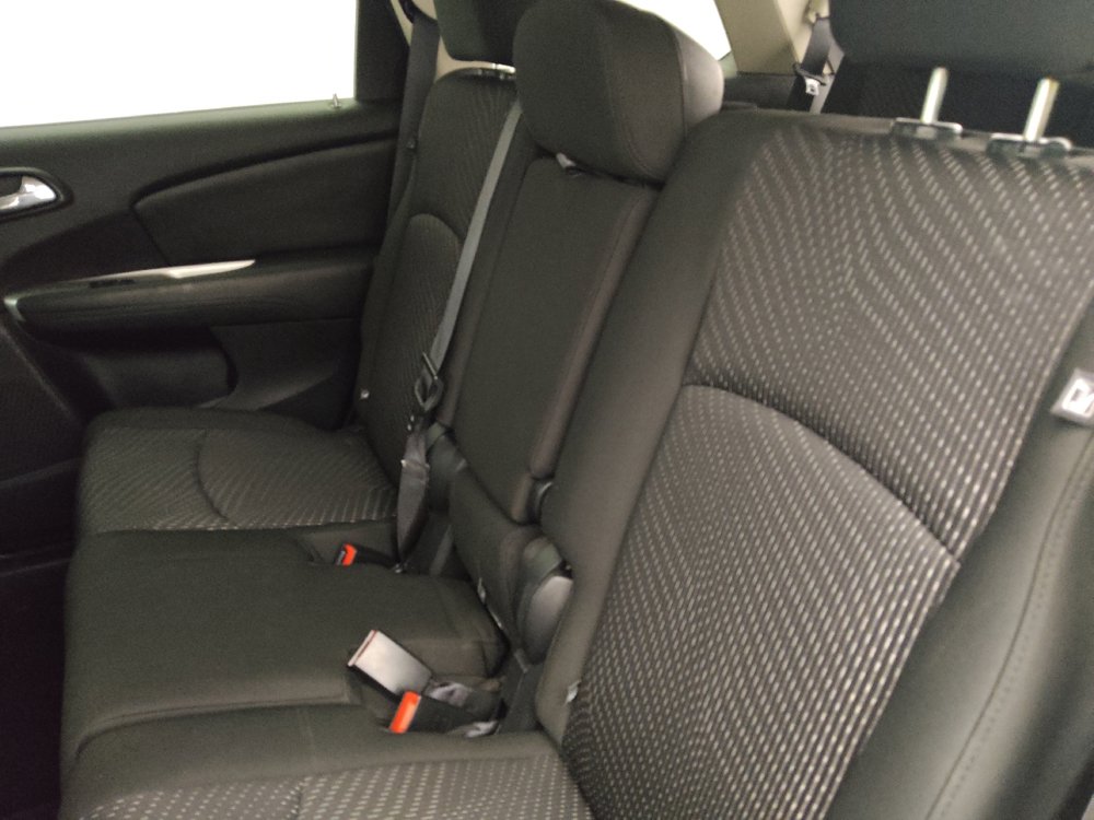 Used 2020 Dodge Journey SE w/ SE Popular Equipment Group FWD image 18