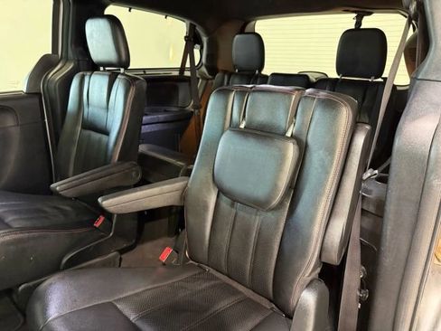 Used 2017 Dodge Grand Caravan GT image 23