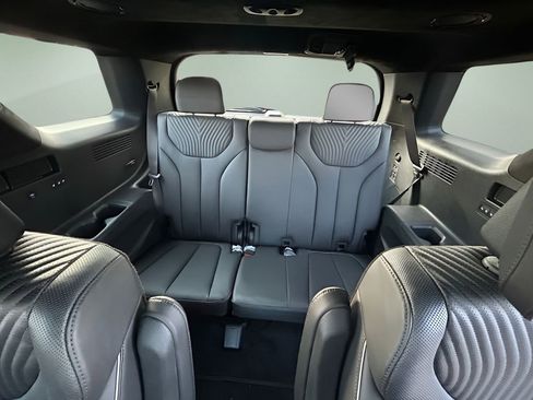 Used 2023 Hyundai Palisade Calligraphy image 24