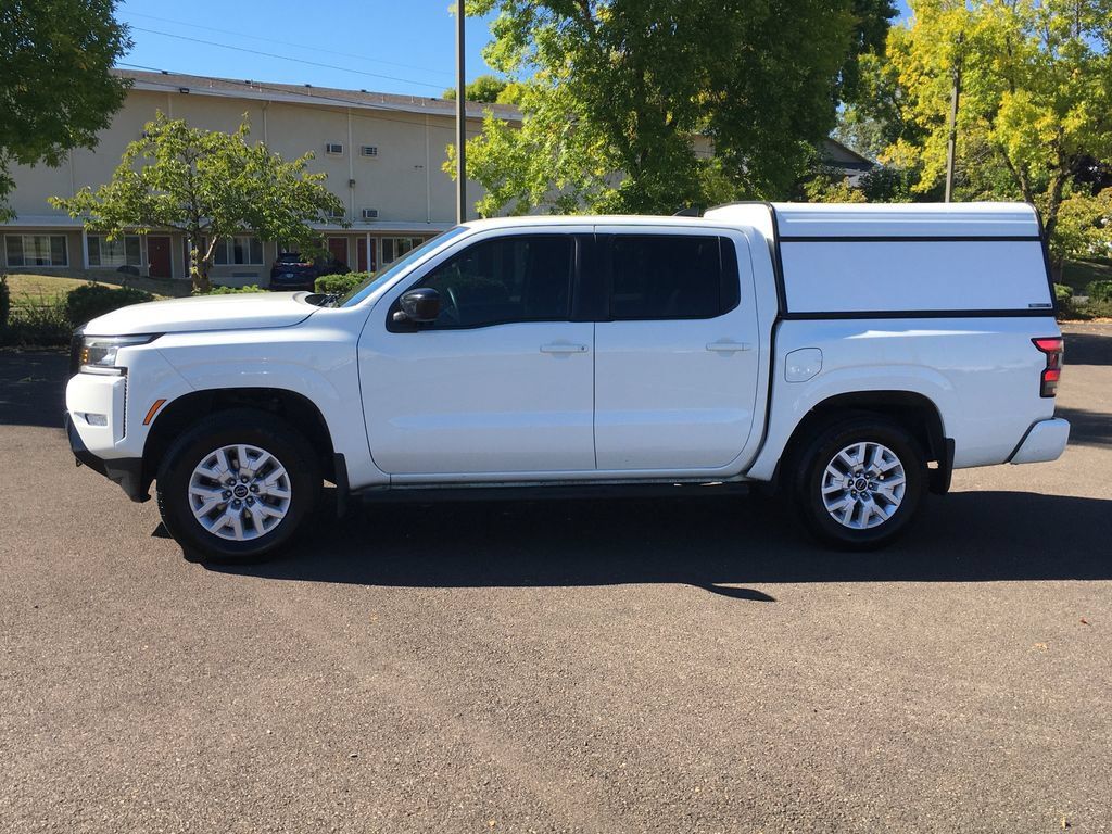 Used 2023 Nissan Frontier SV w/ Midnight Edition Package AWD/4WD image 3