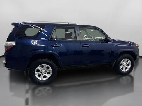 Used 2016 Toyota 4Runner SR5 AWD/4WD image 11