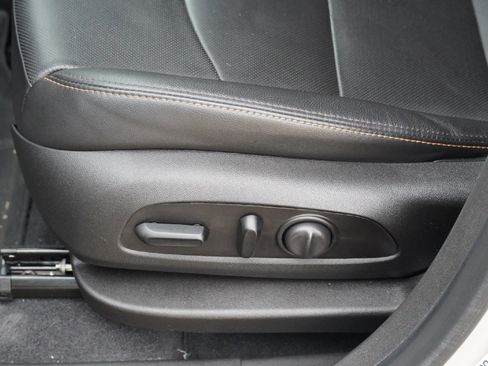 Used 2021 Chevrolet Equinox Premier image 23