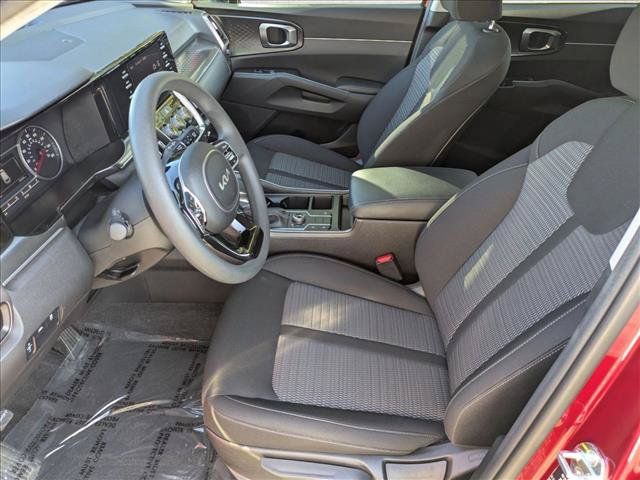 Used 2023 Kia Sorento LX AWD/4WD image 15