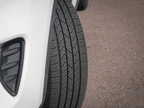 Used 2020 Ford Escape SE image 12