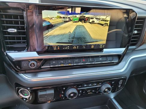 New 2026 Chevrolet Silverado 1500 High Country AWD/4WD image 15