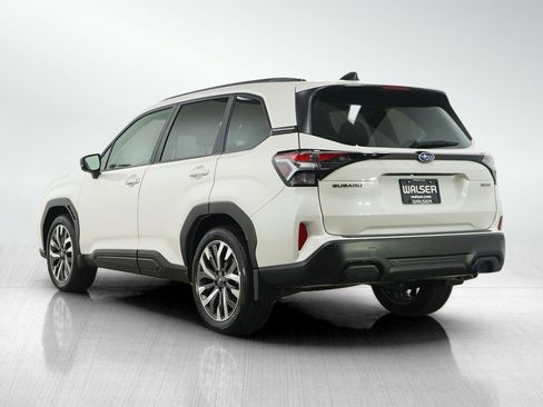 Used 2025 Subaru Forester Touring AWD/4WD image 3