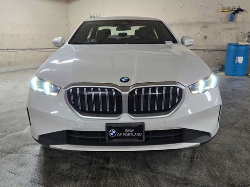 Used 2024 BMW 530i xDrive AWD/4WD image 8