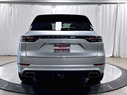 Used 2023 Porsche Cayenne AWD/4WD image 8
