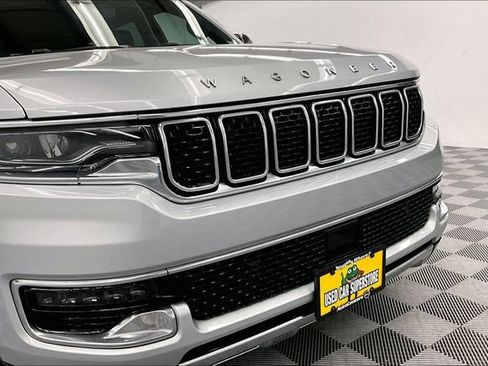 Used 2023 Jeep Wagoneer Series III w/ Preferred Equipment Group AWD/4WD image 35