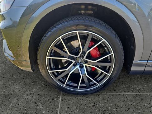 Used 2019 Audi Q8 Prestige image 14