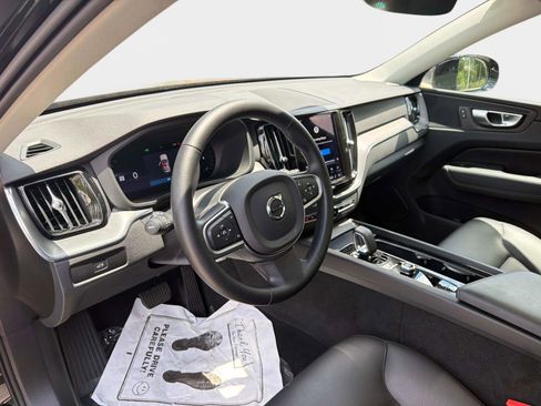 Certified 2025 Volvo XC60 B5 Core AWD/4WD image 17