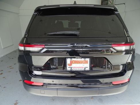 Certified 2023 Jeep Grand Cherokee Altitude image 21