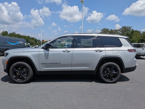 New 2025 Jeep Grand Cherokee L Limited w/ Luxury Tech Group II image 8