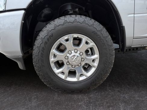 Used 2024 RAM 2500 Laramie w/ Safety Group AWD/4WD image 9