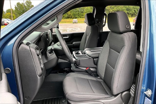 New 2026 Chevrolet Silverado 2500 Custom w/ Custom Value Package AWD/4WD image 9