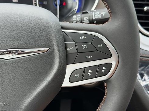 New 2026 Chrysler Pacifica Pinnacle image 22