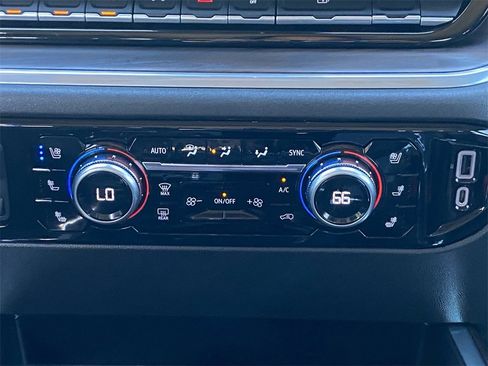 Used 2022 GMC Sierra 1500 SLT w/ SLT Premium Plus Package image 28