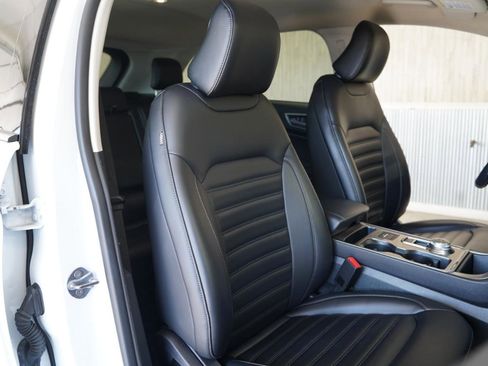 Used 2024 Ford Edge SEL image 29