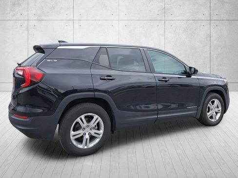 Used 2024 GMC Terrain SLE FWD image 5