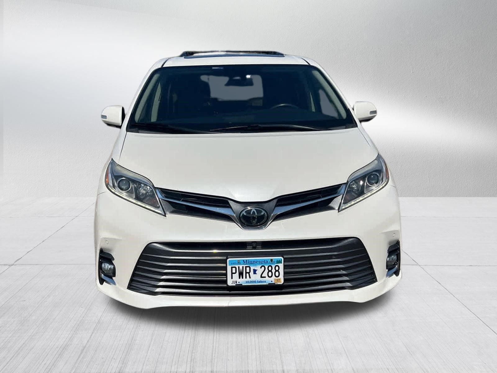 Used 2018 Toyota Sienna Limited Premium w/ Carpet Mat Package AWD/4WD image 2