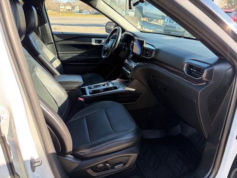 Used 2020 Ford Explorer Limited image 9