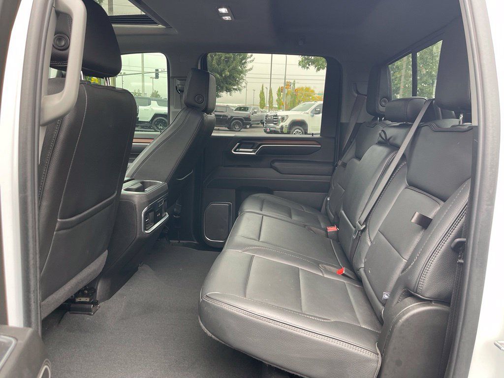 Used 2025 GMC Sierra 3500 Denali w/ Denali Reserve Package AWD/4WD image 9
