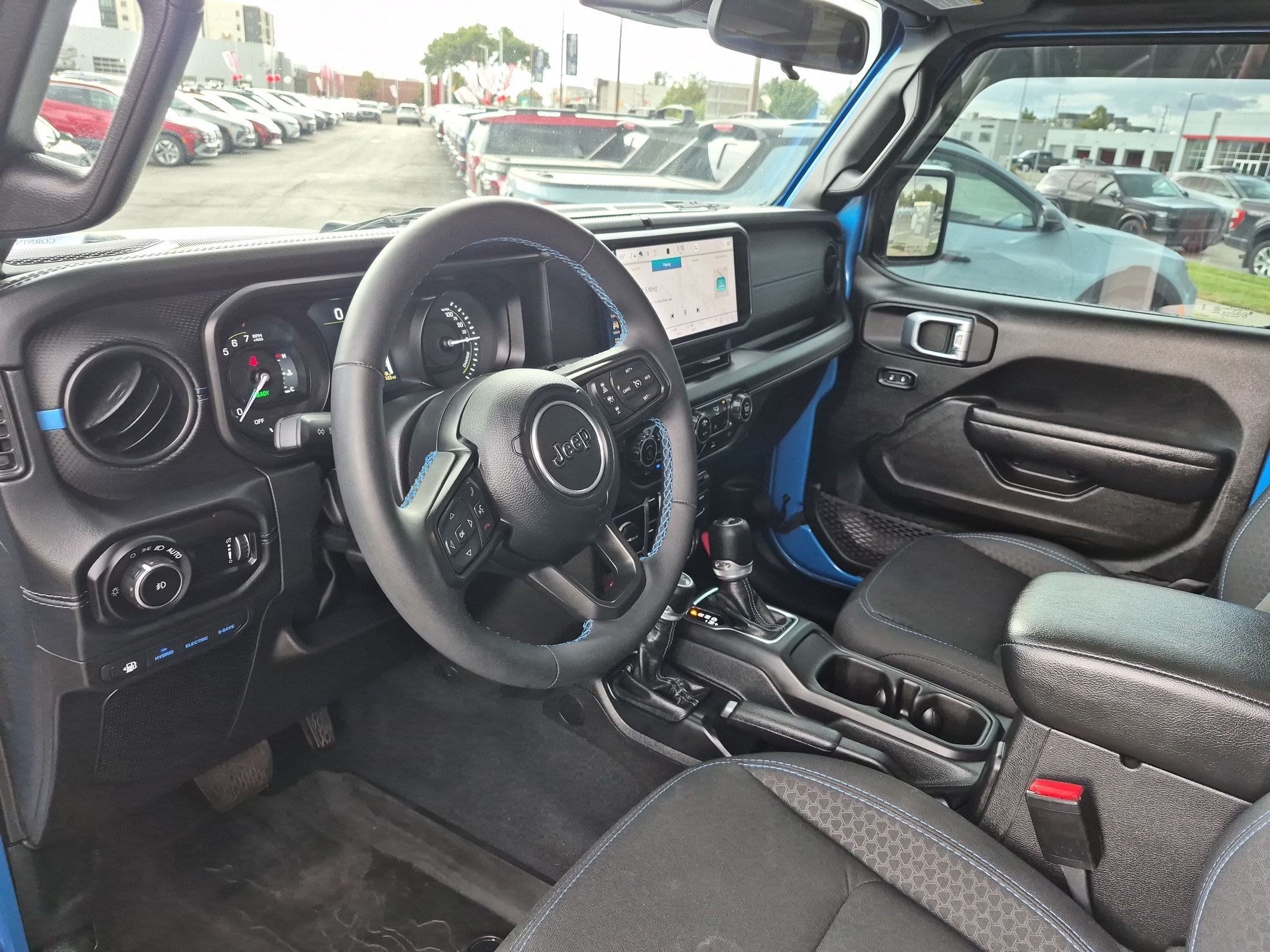 Used 2024 Jeep Wrangler Unlimited Rubicon 4xe w/ Convenience Group AWD/4WD image 15