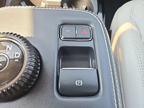 Used 2022 Ford Mustang Mach-E Premium AWD/4WD image 30