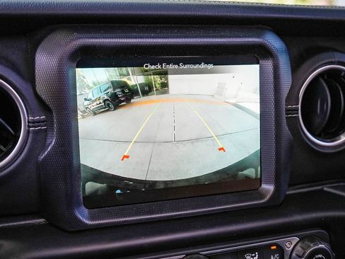 Used 2023 Jeep Wrangler Unlimited Sahara w/ Cold Weather Group AWD/4WD image 22