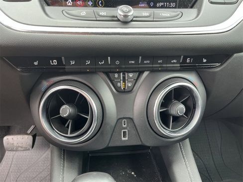 Used 2019 Chevrolet Blazer LT image 17