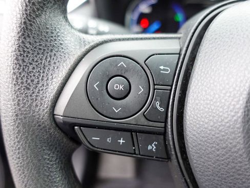 Used 2025 Toyota RAV4 XLE image 13