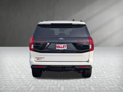 New 2025 Ford Expedition Platinum w/ Stealth Performance Package image 9