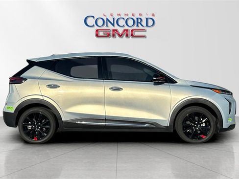 Used 2023 Chevrolet Bolt EUV Premier w/ Redline Edition image 3