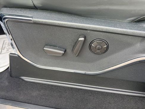 Certified 2025 Ford F350 Platinum w/ FX4 Off-Road Package image 23