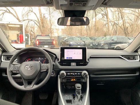 Used 2025 Toyota RAV4 XLE image 33