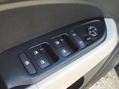 Used 2026 Hyundai Venue SEL FWD image 24