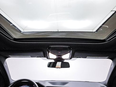 Certified 2022 BMW 330i Sedan w/ Convenience Package image 17